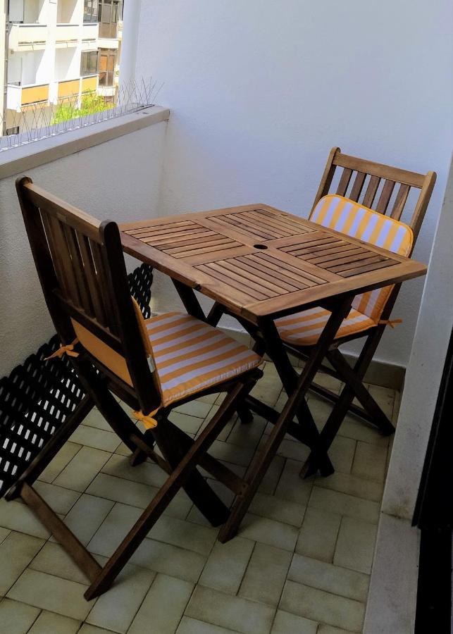Large Apartment Near The Beach And Lisbon Costa da Caparica Exterior foto